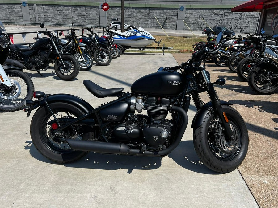 2018 Triumph Bonneville Bobber Black Jet Black