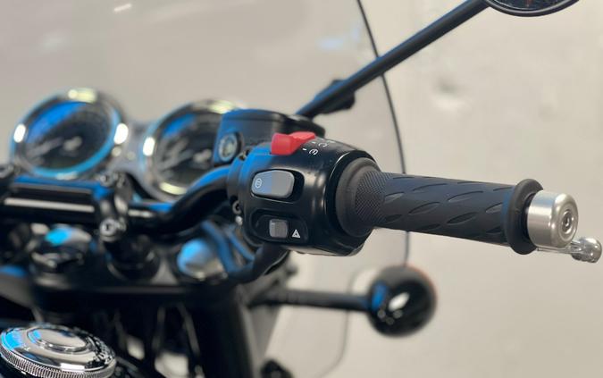 2023 Triumph Bonneville T120 Black