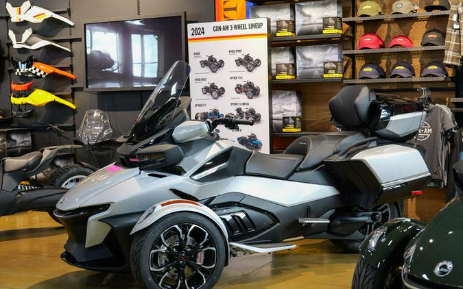 2023 Can-Am Spyder RT Review [Celebrating 2023 IFRD]