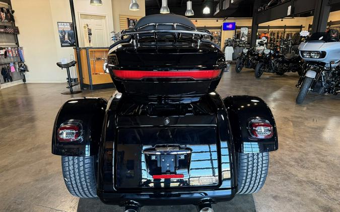 2026 Harley-Davidson® Street Glide 3 Limited Olive Steel Metallic / Vivid Black Black Trim