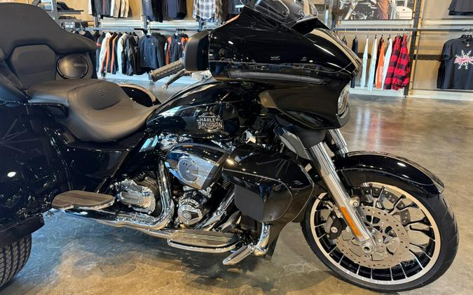 2026 Harley-Davidson® Street Glide 3 Limited Olive Steel Metallic / Vivid Black Black Trim