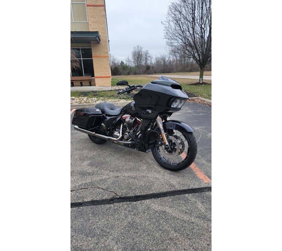 2022 Harley-Davidson CVO™ Road Glide Blue Steel