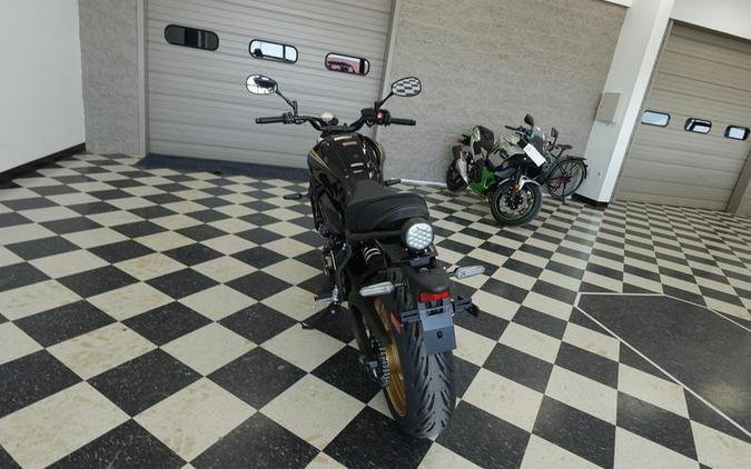 2025 Yamaha XSR700