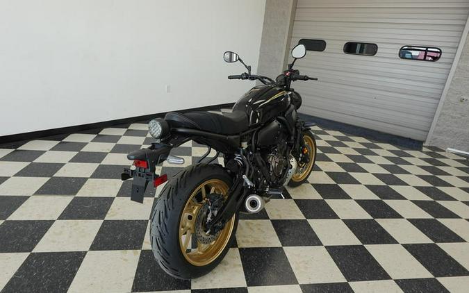 2025 Yamaha XSR700