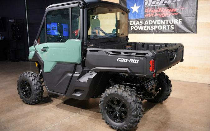 2026 Can-Am® Defender DPS CAB HD10