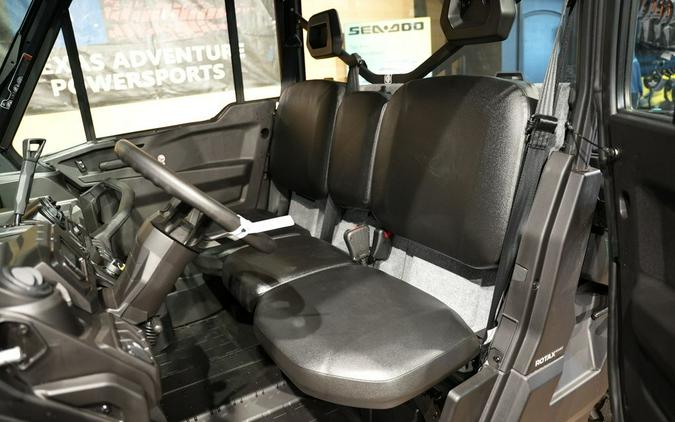 2026 Can-Am® Defender DPS CAB HD10