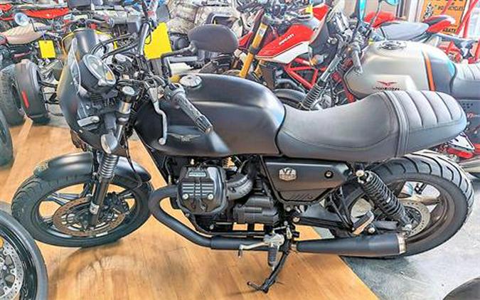 2021 Moto Guzzi V7 Stone E5