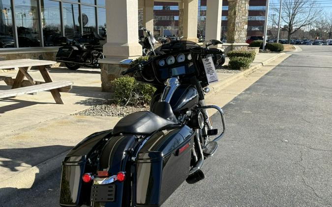 2017 Harley-Davidson® Street Glide® Special Vivid Black
