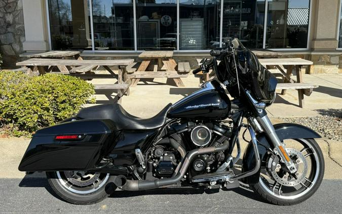 2017 Harley-Davidson® Street Glide® Special Vivid Black