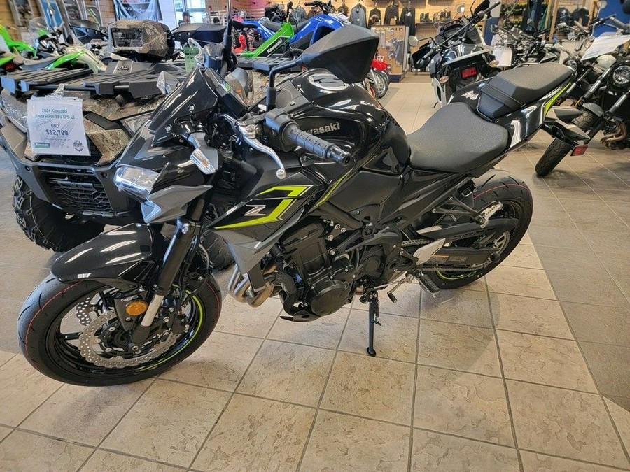 2024 Kawasaki Z900 ABS Metallic Spark Black/Metallic Matte Dark Gray