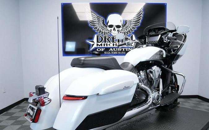 2025 Indian Motorcycle® Challenger® Limited 112 w/PowerBand Audio Ghost White Metallic with Black M