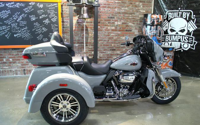 2024 Harley-Davidson® Tri Glide® Ultra BILLIARD GRAY W/ PINSTRIPE