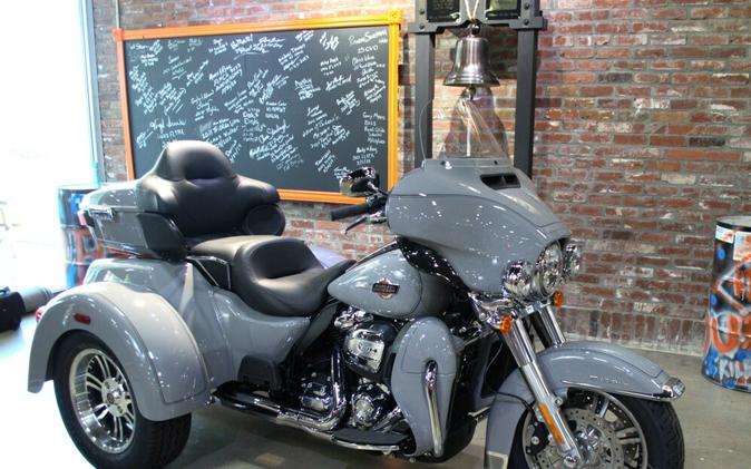 2024 Harley-Davidson® Tri Glide® Ultra BILLIARD GRAY W/ PINSTRIPE