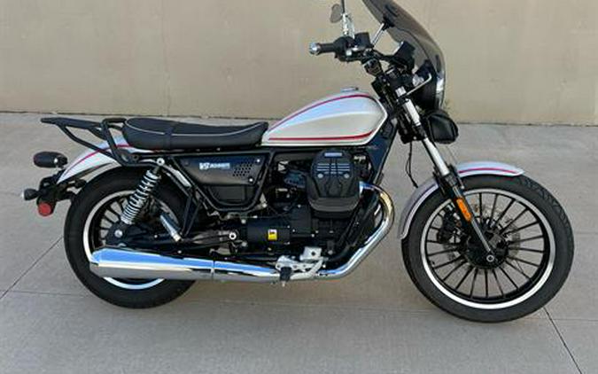 2017 Moto Guzzi V9 Roamer