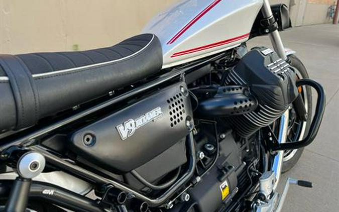 2017 Moto Guzzi V9 Roamer