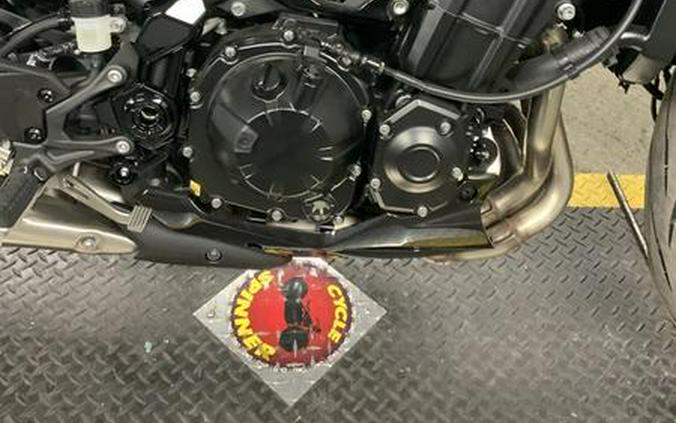 2025 Kawasaki Z900 ABS Metallic Spark Black/Metallic Carbon Gray