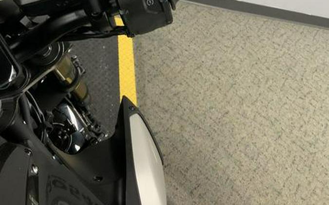 2025 Kawasaki Z900 ABS Metallic Spark Black/Metallic Carbon Gray