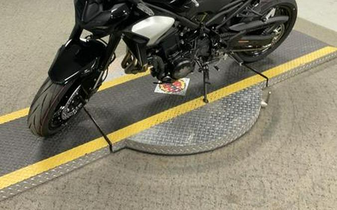 2025 Kawasaki Z900 ABS Metallic Spark Black/Metallic Carbon Gray