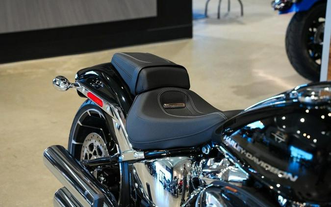 2026 Harley-Davidson Softail Breakout