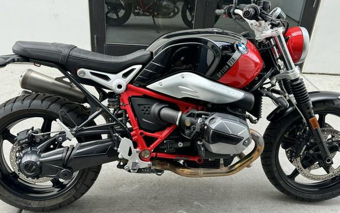 2021 BMW R nineT Scrambler 719 Black Storm Metallic/Racing Red