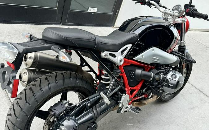 2021 BMW R nineT Scrambler 719 Black Storm Metallic/Racing Red