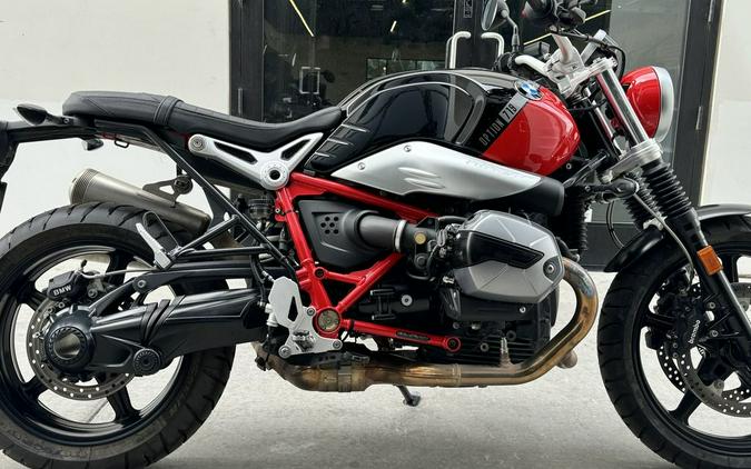 2021 BMW R nineT Scrambler 719 Black Storm Metallic/Racing Red