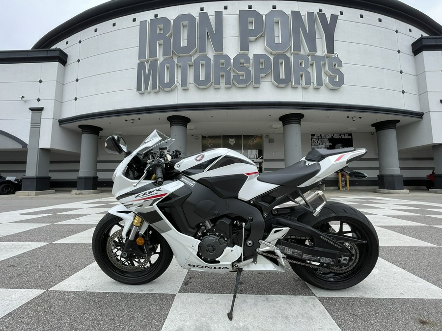 2026 Honda CBR1000RR ABS