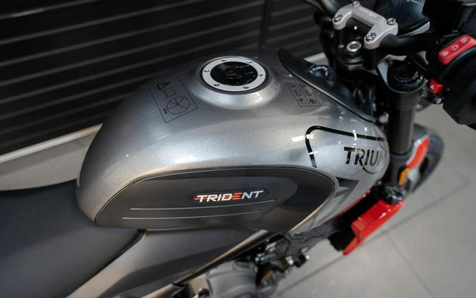 2023 Triumph Trident 660 Silver Ice Diablo Red