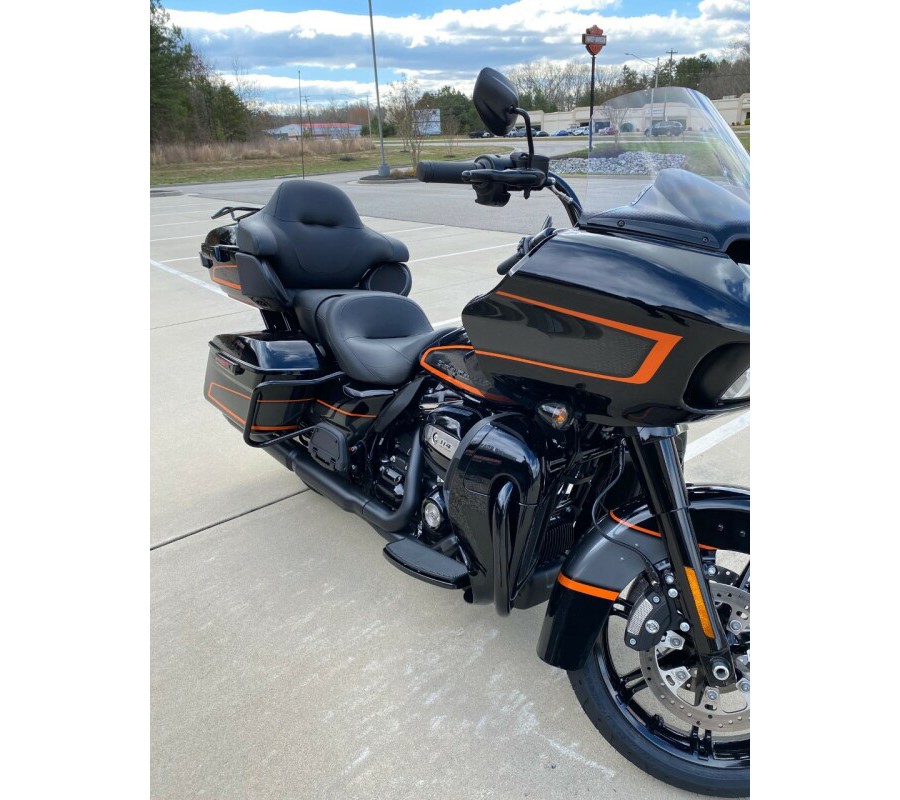 2022 Harley-Davidson Road Glide Limited Apex (Black Finish)