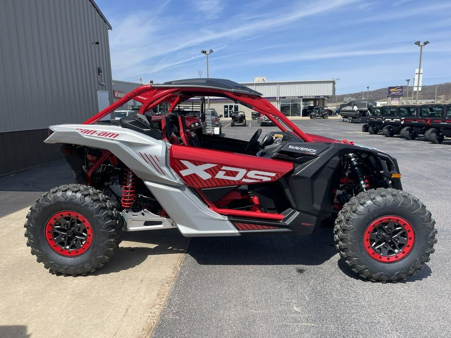 2025 Can-Am® Maverick X3 X ds Turbo RR Fiery Red & Hyper Silver