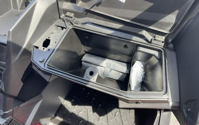 2025 Can-Am® Maverick X3 X ds Turbo RR Fiery Red & Hyper Silver