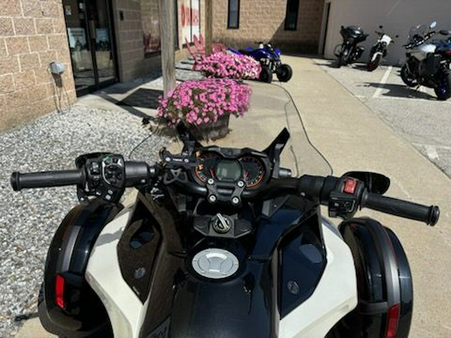 2015 Can-Am Spyder® F3 SM6