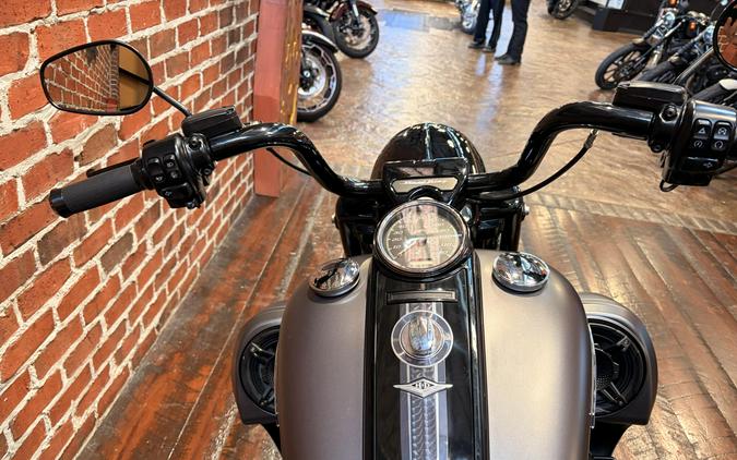 FLHRXS 2017 Road King Special