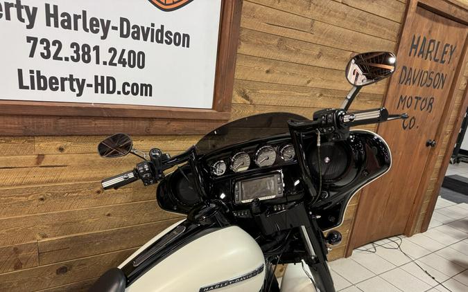 2018 Harley-Davidson® Street Glide® Special Bonneville Salt Denim FLHXS