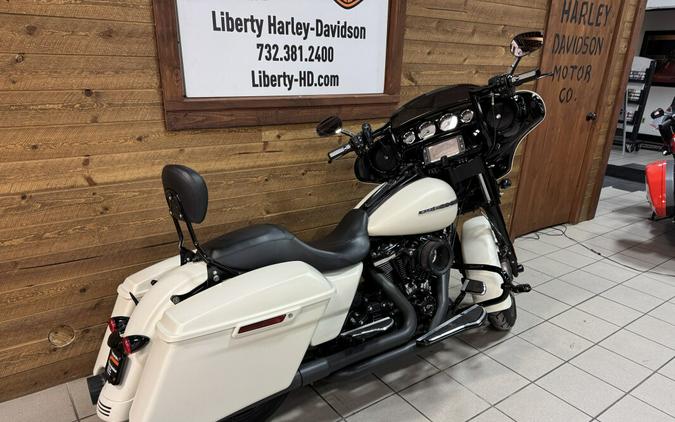 2018 Harley-Davidson® Street Glide® Special Bonneville Salt Denim FLHXS