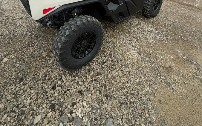 2026 Can-Am Defender Limited HD11
