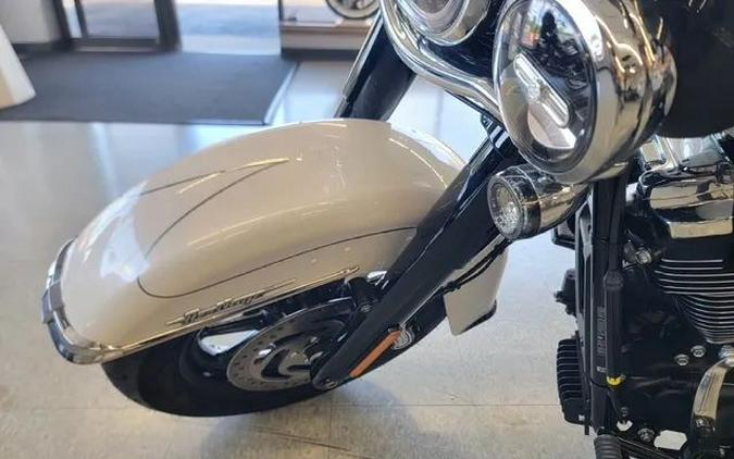 2025 Harley-Davidson FLHC Heritage Classic