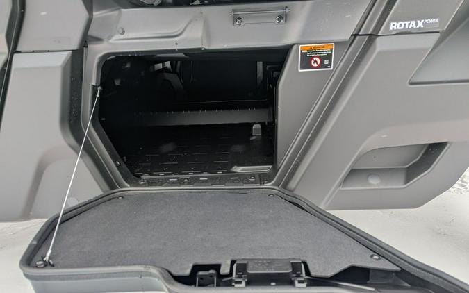 2026 Can-Am® Defender PRO Limited HD10