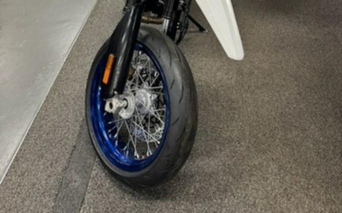 2025 Suzuki DR-Z4SM Base