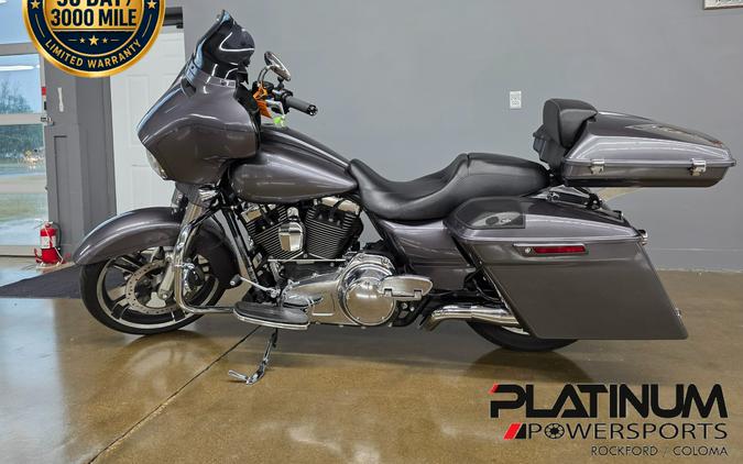 ライブ写真「12」 Used Harley-Davidson Street Glide motorcycles for sale in Grand