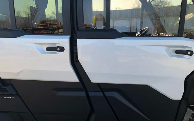 2026 Can-Am DEFENDER MAX LIMITED HD11