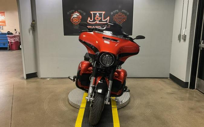 2017 Harley-Davidson® FLHXSE - CVO™ Street Glide®