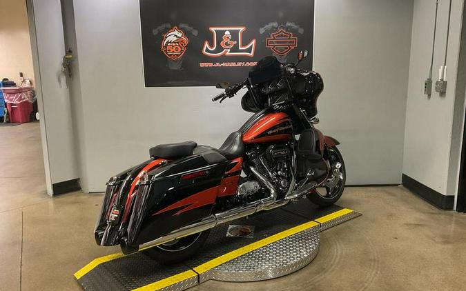 2017 Harley-Davidson® FLHXSE - CVO™ Street Glide®