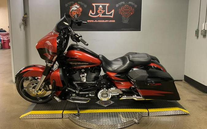 2017 Harley-Davidson® FLHXSE - CVO™ Street Glide®