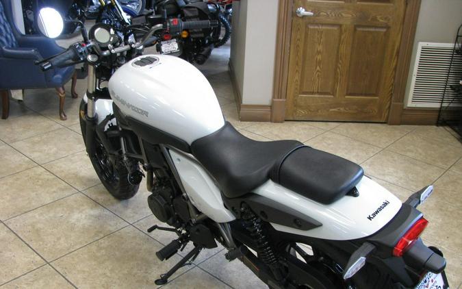 2024 Kawasaki Eliminator® Pearl Robotic White