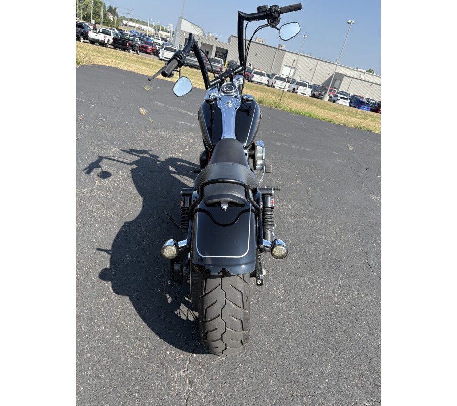 2016 Harley-Davidson® Wide Glide® Vivid Black