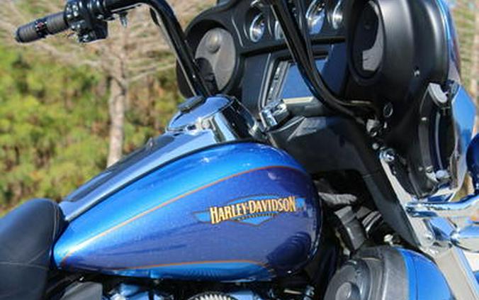 2017 Harley-Davidson® FLHTCUTG - Tri Glide® Ultra