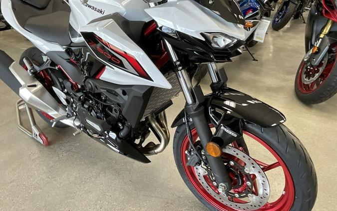 2026 Kawasaki Z500 SE ABS