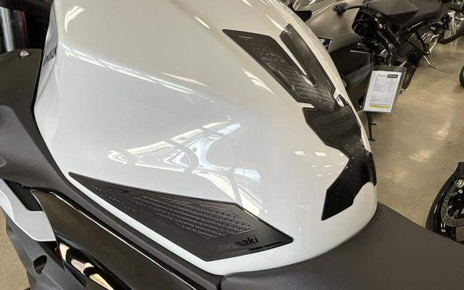 2026 Kawasaki Z500 SE ABS