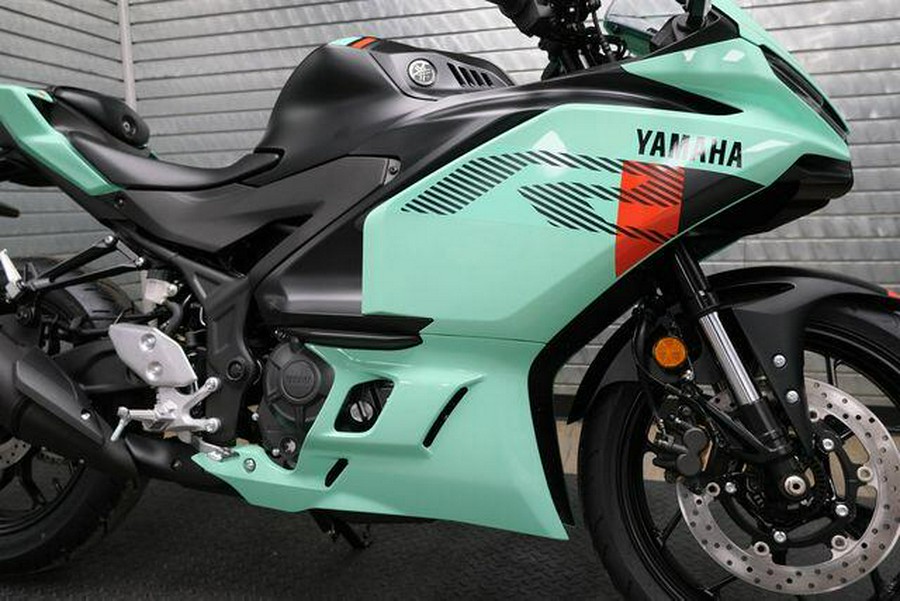2026 YAMAHA YZFR3 ABS